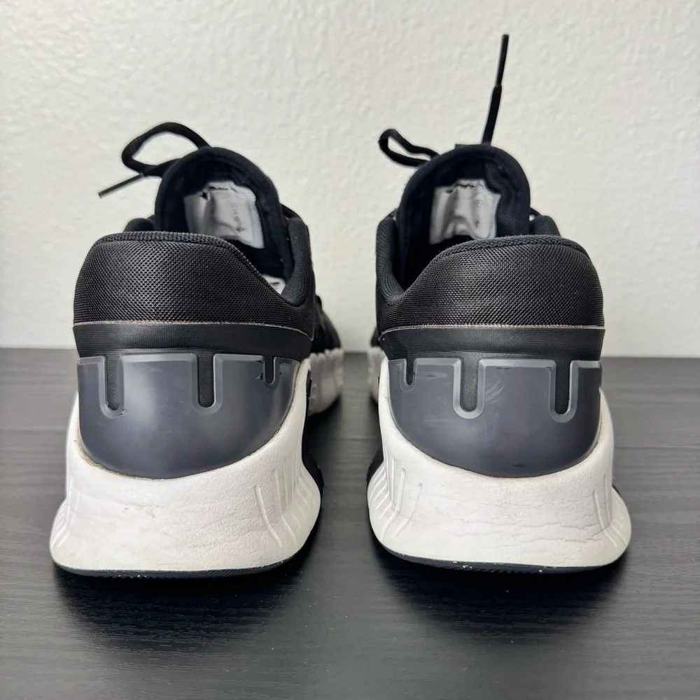 Nike Free Metcon 5 shoes Black and White Size 10
